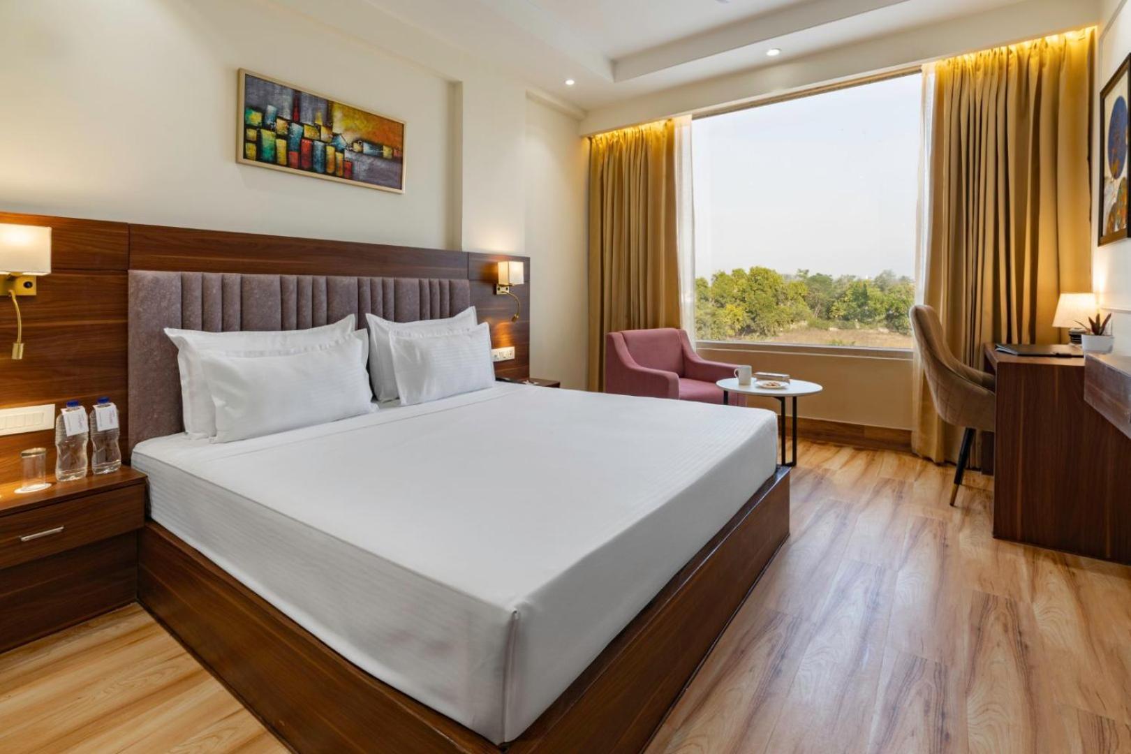 Clarks Inn Suites Agra Near Tajmahal Kültér fotó