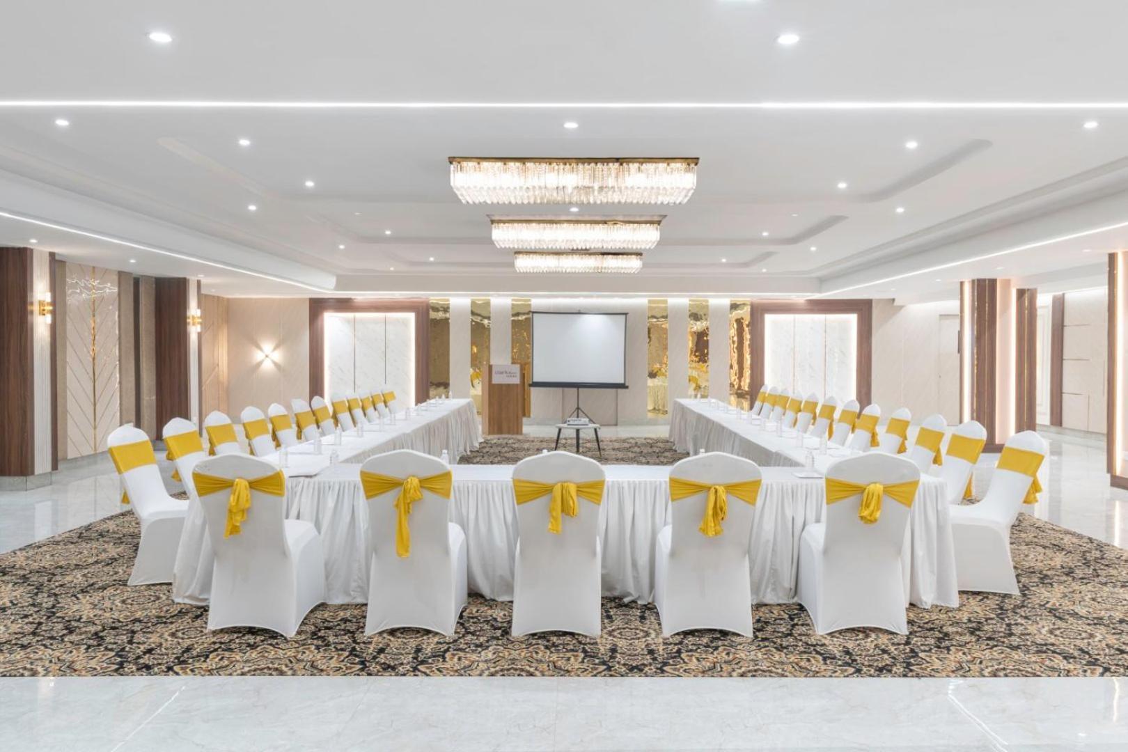 Clarks Inn Suites Agra Near Tajmahal Kültér fotó